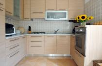 Maple Cream Cabinets