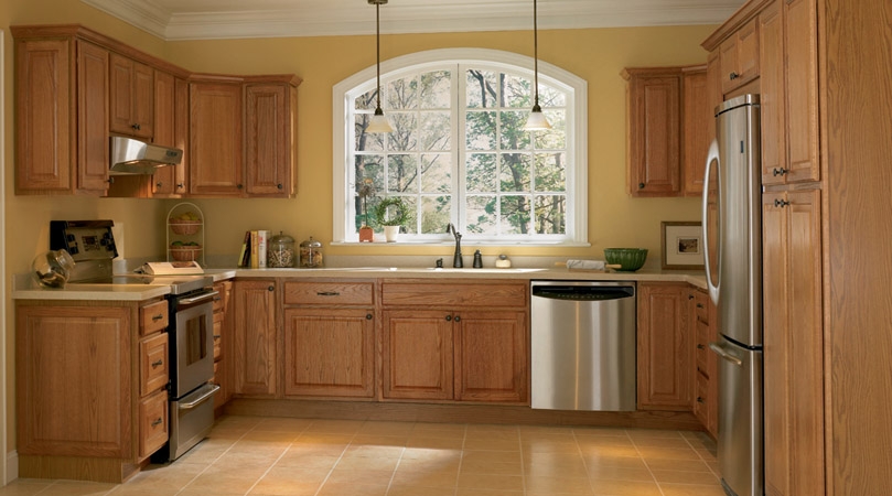 Light Oak Cabinet Kitchen Designs Ksa, What Color To Paint Kitchen Walls With Light Oak Cabinets